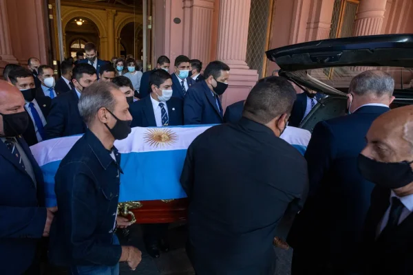 ¿Dónde está el corazón de Diego Maradona y cuándo podría ser enterrado con sus restos?