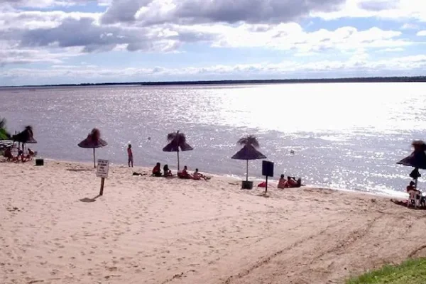 Tragedia en Entre Ríos: un joven se tiró al Río Paraná para agarrar una pelota y murió ahogado