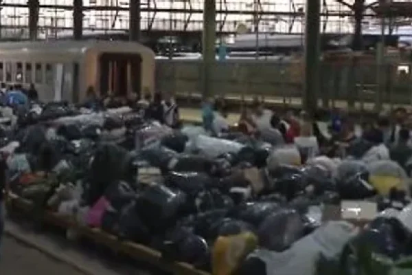 Con más de 1.200 toneladas de donaciones, llegó el tren solidario a Bahía Blanca