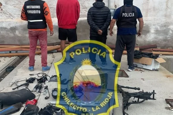 Detienen a dos personas y recuperan una motocicleta