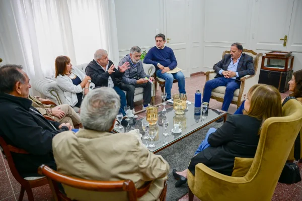 Quintela se reunió con miembros de la Asociación de Ex-presos Políticos