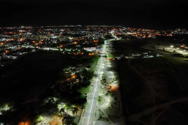 Inauguran nueva iluminación en avenidas de la zona Oeste de Capital