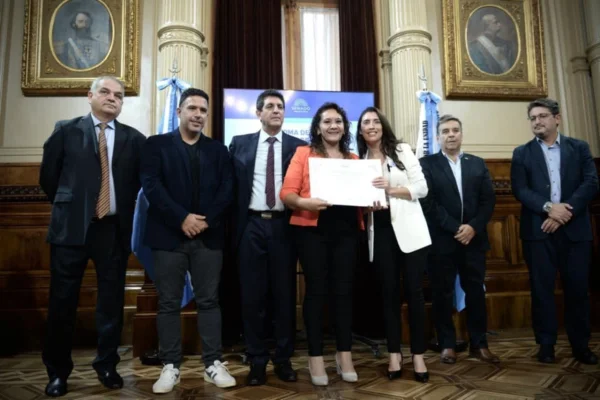 Deportistas riojanos recibieron un importante reconocimiento en el Senado