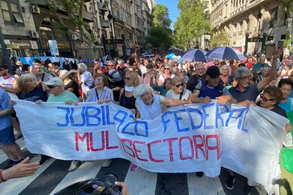 Marcha de jubilados: una multitud se moviliza al Congreso