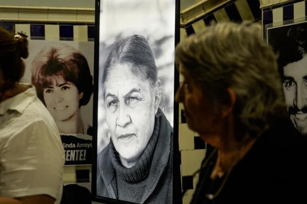 Quedó inaugurada la muestra fotográfica “40 años de democracia” en el Espacio Provincial de la Memoria