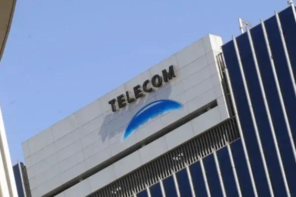 Telecom informó que no fue notificado de la resolución de la nación