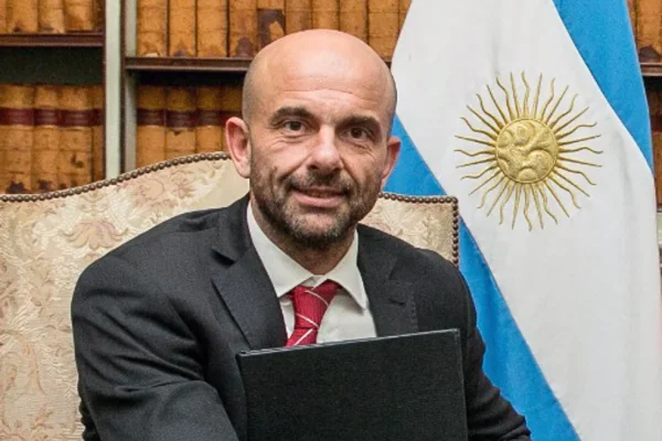 Con la salida de Franco Mogetta, el Gobierno acumula el desplazamiento de 139 funcionarios de la gestión
