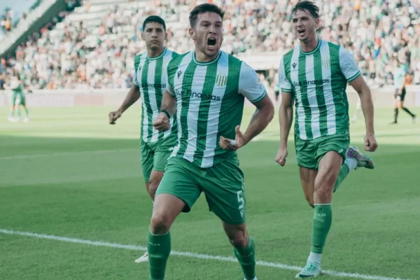 Banfield ganó en el debut de Troglio y Central Córdoba (SdE) quedó afuera