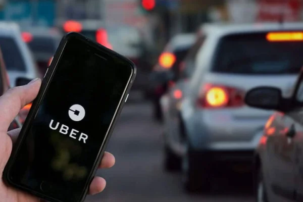 Reglamentaron Uber y otras plataformas de transporte