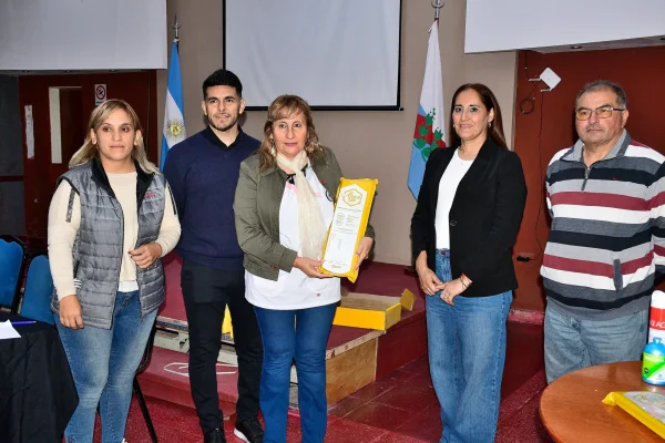 Entregaron medicamentos para productores caprinos y apícolas