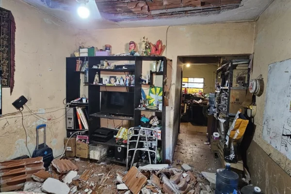 Cedió techo de una vivienda y dos mujeres resultaron heridas