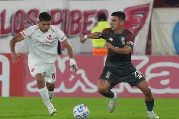 Barracas Central dio el golpe y venció a Huracán