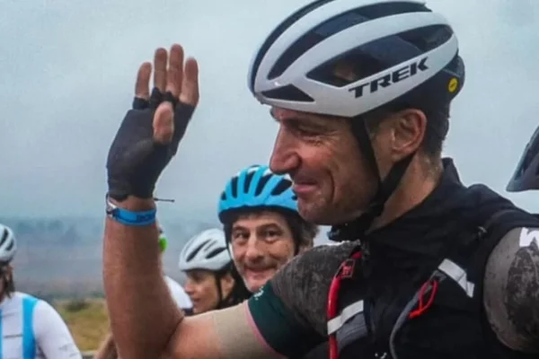 Lionel Scaloni participó de una carrera de mountain bike en Córdoba y tuvo un gran gesto antes de la largada