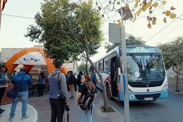 Chilecito y Famatina inauguran su primer bus turistico