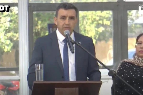 Ariel Martínez convocó a hacer viva la Carta Magna desde la educación