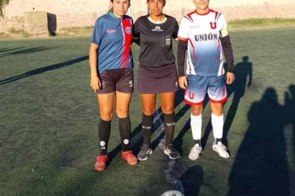 Unión goleó y consolidó su liderazgo en el Torneo Municipal