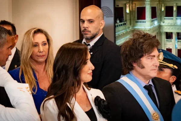 Así se logró voltear Ficha Limpia: los roles de Karina Milei y Santiago Caputo y el temor por el caso Libra