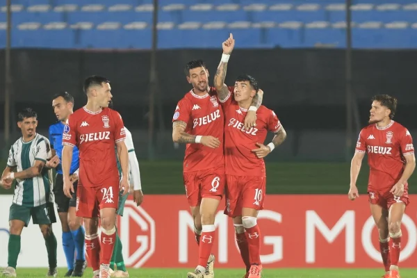 Huracán remontó el resultado ante Racing de Uruguay y está a un paso de la clasificación