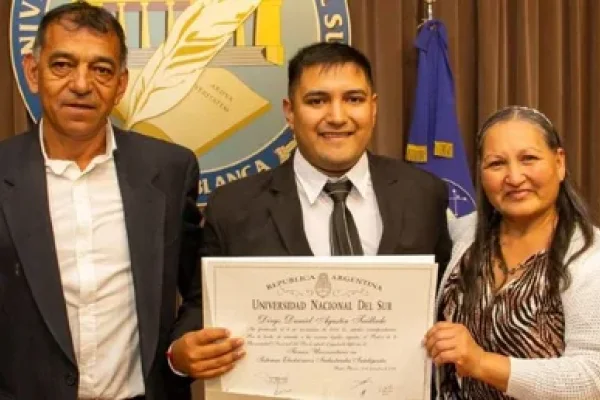 Trabajó como albañil, verdulero, vendedor ambulante y se recibió: