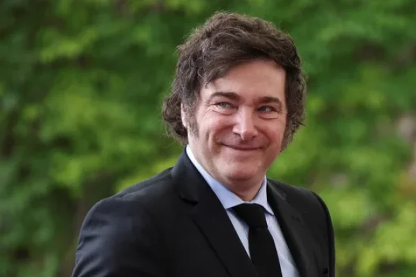 El presidente Javier Milei denunció a tres periodistas por injurias