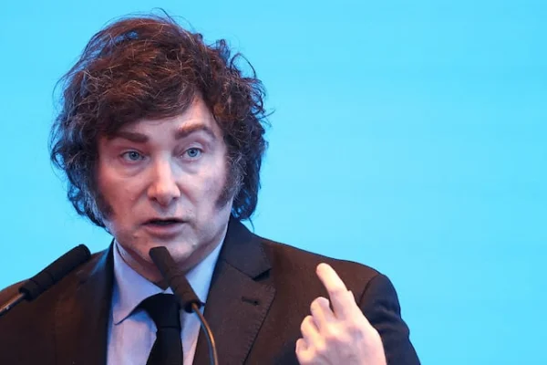 Milei insiste en que no se contactó con Rovira por la votación de Ficha Limpia y busca bajarle el tono