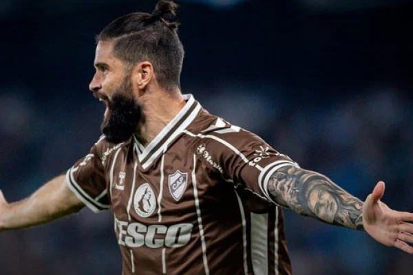 Platense dio el golpe y le ganó a Racing en el Cilindro