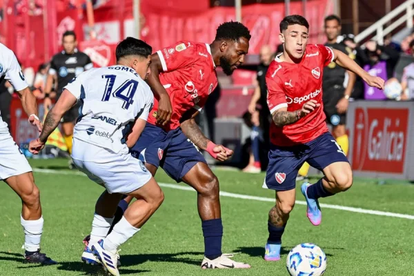 Independiente se impuso ante Independiente Rivadavia por los octavos de final del Torneo Apertura