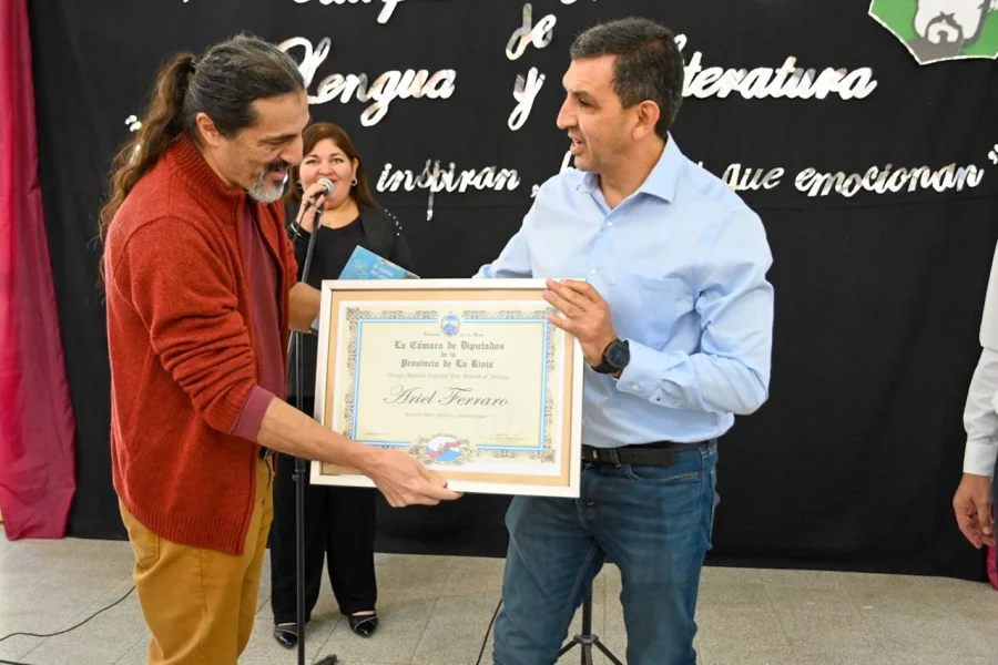 Essta propuesta. Permite a los estudiantes trabajar de forma colectiva, expresarse y construir sus propias producciones.