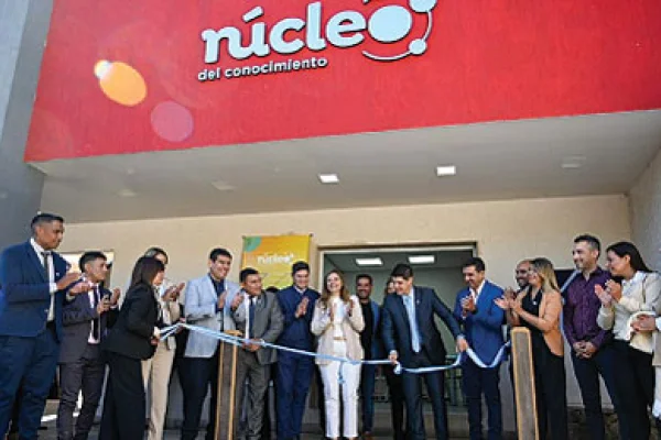 Inauguran Núcleo de Conocimiento y firman convenio educativo