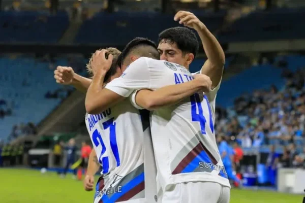 Godoy Cruz afianzó su liderato tras el empate frente a Gremio