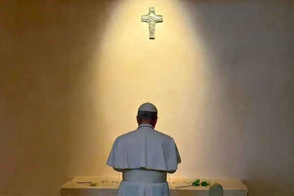 El Papa llamó a silenciar las armas en el mundo y se propuso como mediador para lograr la paz