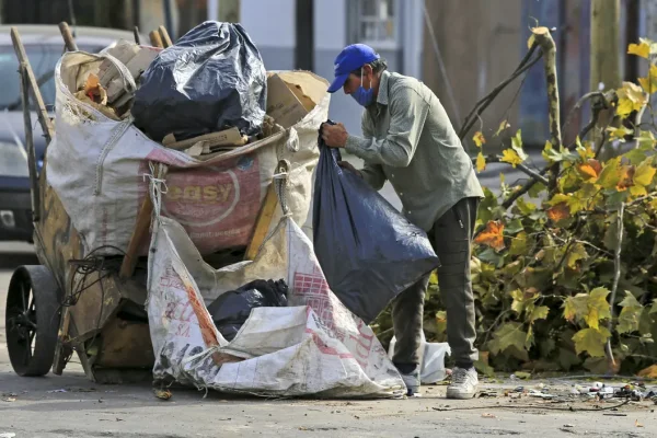 Una familia necesitó $1.110.063 para no caer en la pobreza en abril