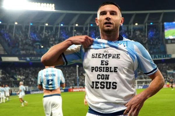 Racing goleó a Colo Colo por 4 a 0 y clasificó a los octavos de final de la Copa Libertadores