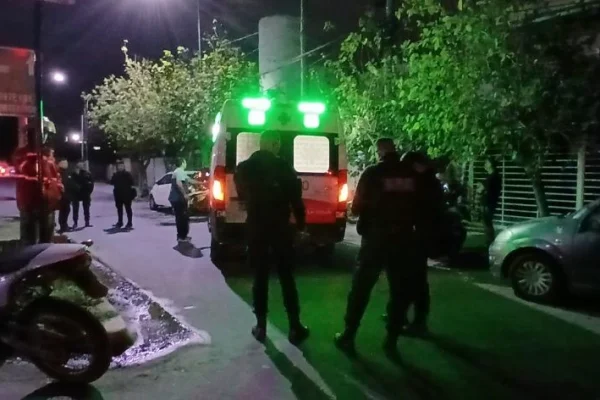 Accidente entre motocicleta y bicicleta deja una mujer herida