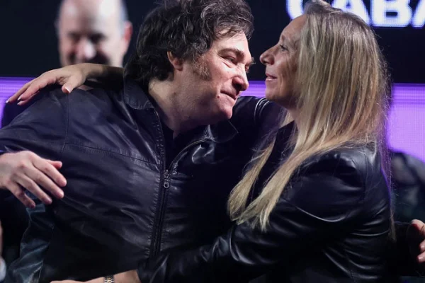  La jueza Servini pidió información bancaria de Javier y Karina Milei