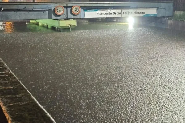 AMBA bajo el agua: colapsó el viaducto, hay barrios aislados y se evacuaron al menos 75 personas