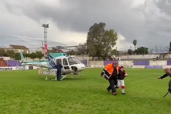 Un helicóptero de la policía rescató a menores y docentes que estaban varados en la ruta