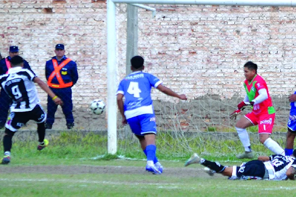Vibrante empate entre Vélez y San Vicente