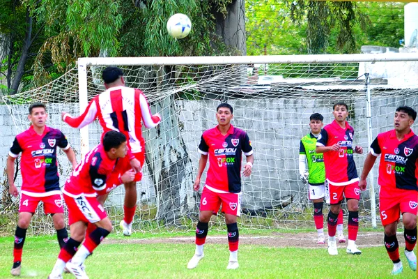 Estudiantes se quedó con el clásico ante Andino