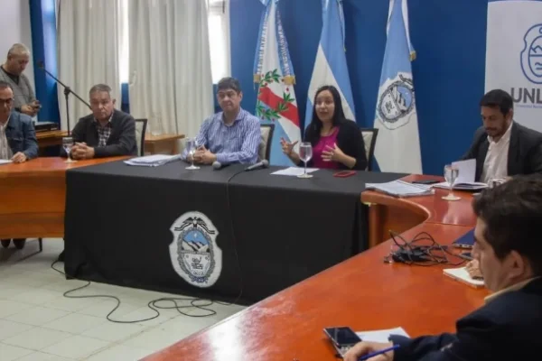 Reunión bimestral con decanos de la UNLaR