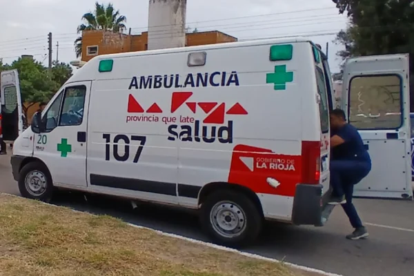 Se olvidó las llaves de su casa, subió al techo y la agarró la corriente