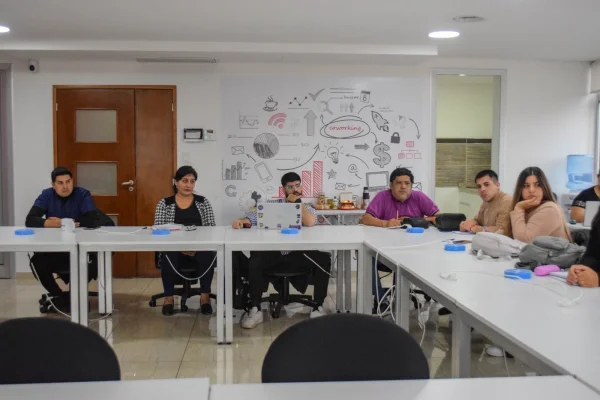 Capacitan a líderes en información de Centros de Salud de Capital