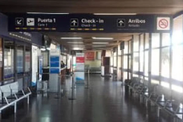 Anuncian paro de controladores aereos y afectará vuelos