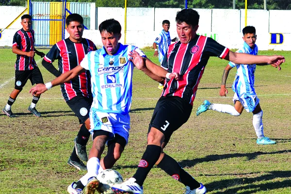 Racing sufrió pero derrotó a San Martín y sigue de racha en el Campeonato