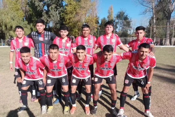 Los Andes lo dio vuelta en Sañogasta y es puntero