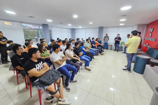 Avanzan las capacitaciones de Mujeres en Programación