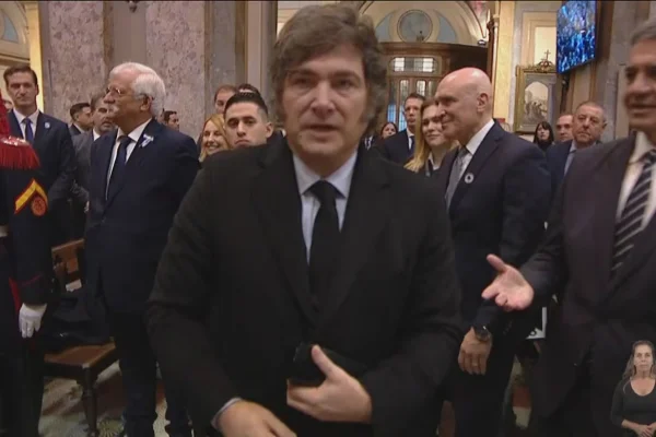 Milei evitó saludar a Jorge Macri y a Villarruel en su ingreso al Te Deum en la Catedral y generó tensión