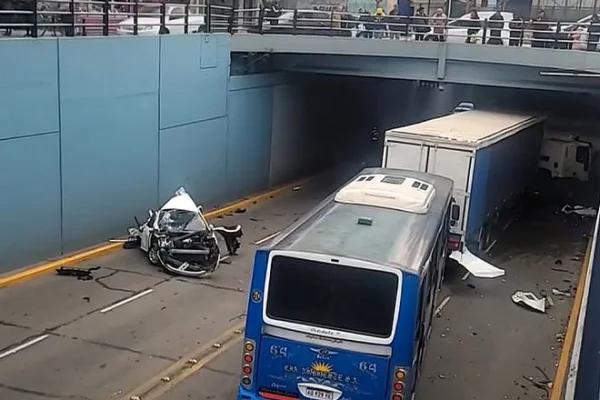 Tragedia en Colombia: nueve muertos y siete heridos tras accidente de óminbus