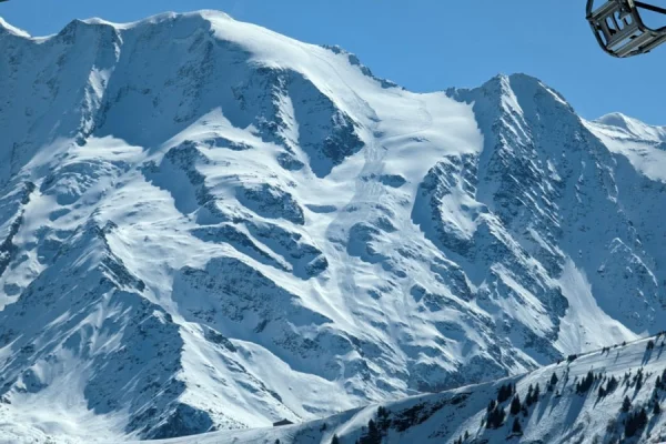 Tragedia en Zermatt: encuentran cuerpos de cinco esquiadores en los Alpes suizos