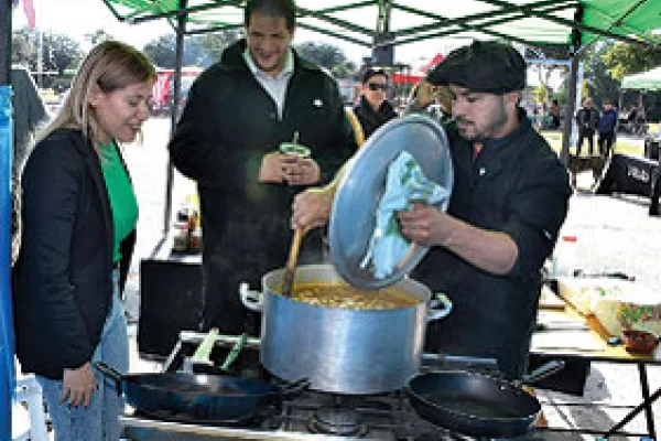 Chamical festejó el día patrio con platos y comidas típicas